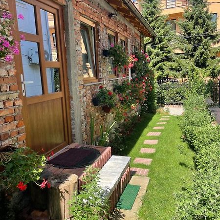 Flower House In The City Center! Pristina Exterior foto